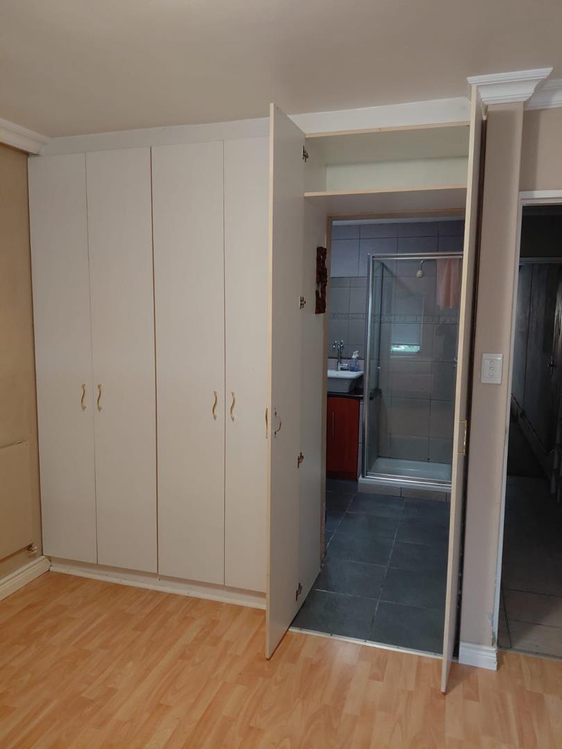 To Let 3 Bedroom Property for Rent in Loevenstein Western Cape